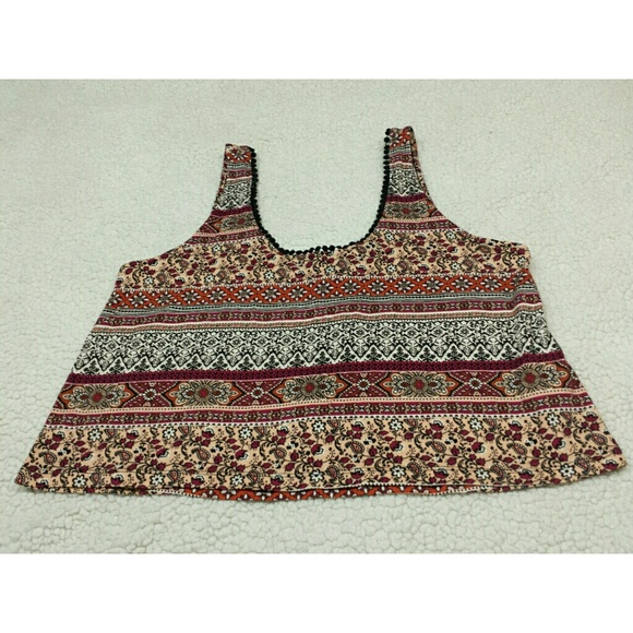 Forever 21 Tops - Forever 21 Crop top with flowers size Small